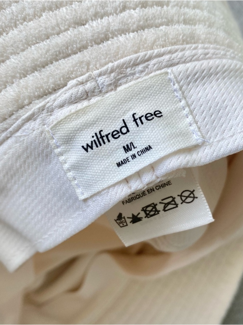 Aritzia wilfred free terry bucket hat - Picture 4 of 6